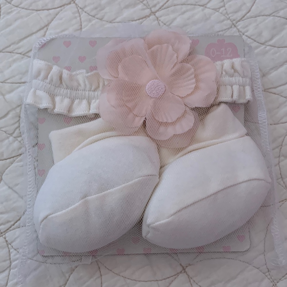 Brand New Headband & Bootie - 0-12 months